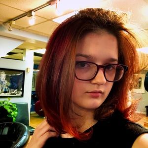 Meet your Posher, Ayla